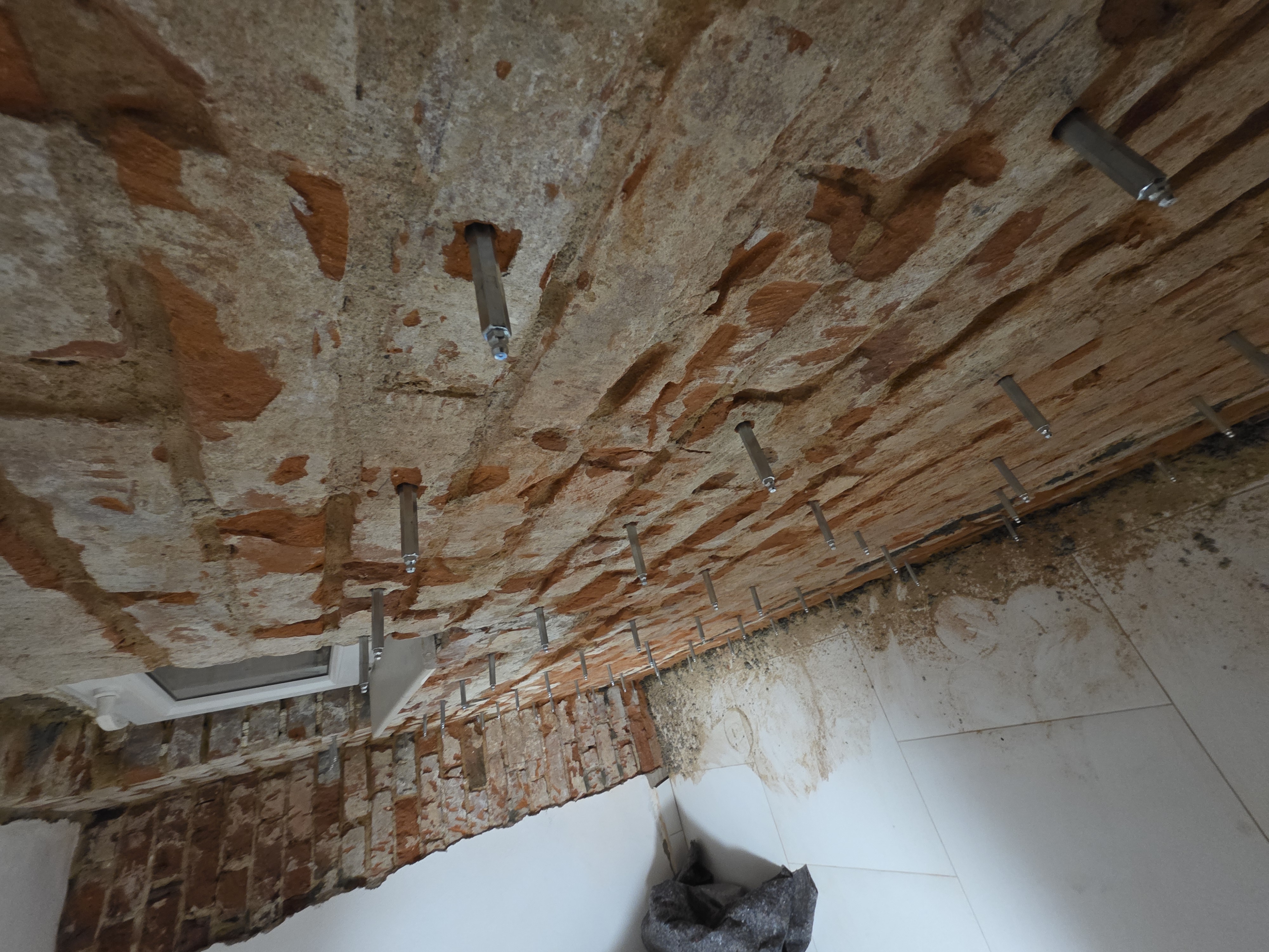 Iniekcja strukturalna w piwnicy Wałbrzych