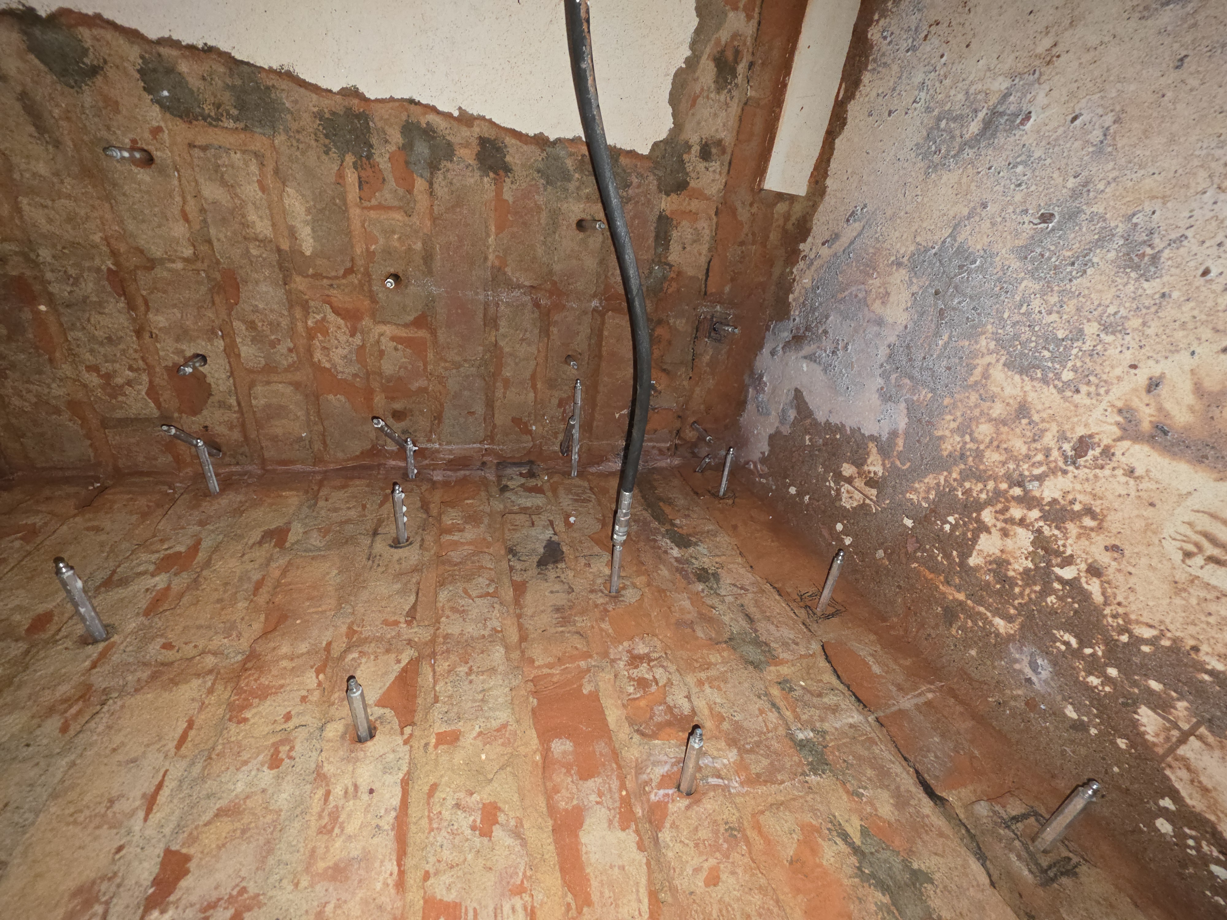 Iniekcja strukturalna uszkodzonej ściany fundamentowej