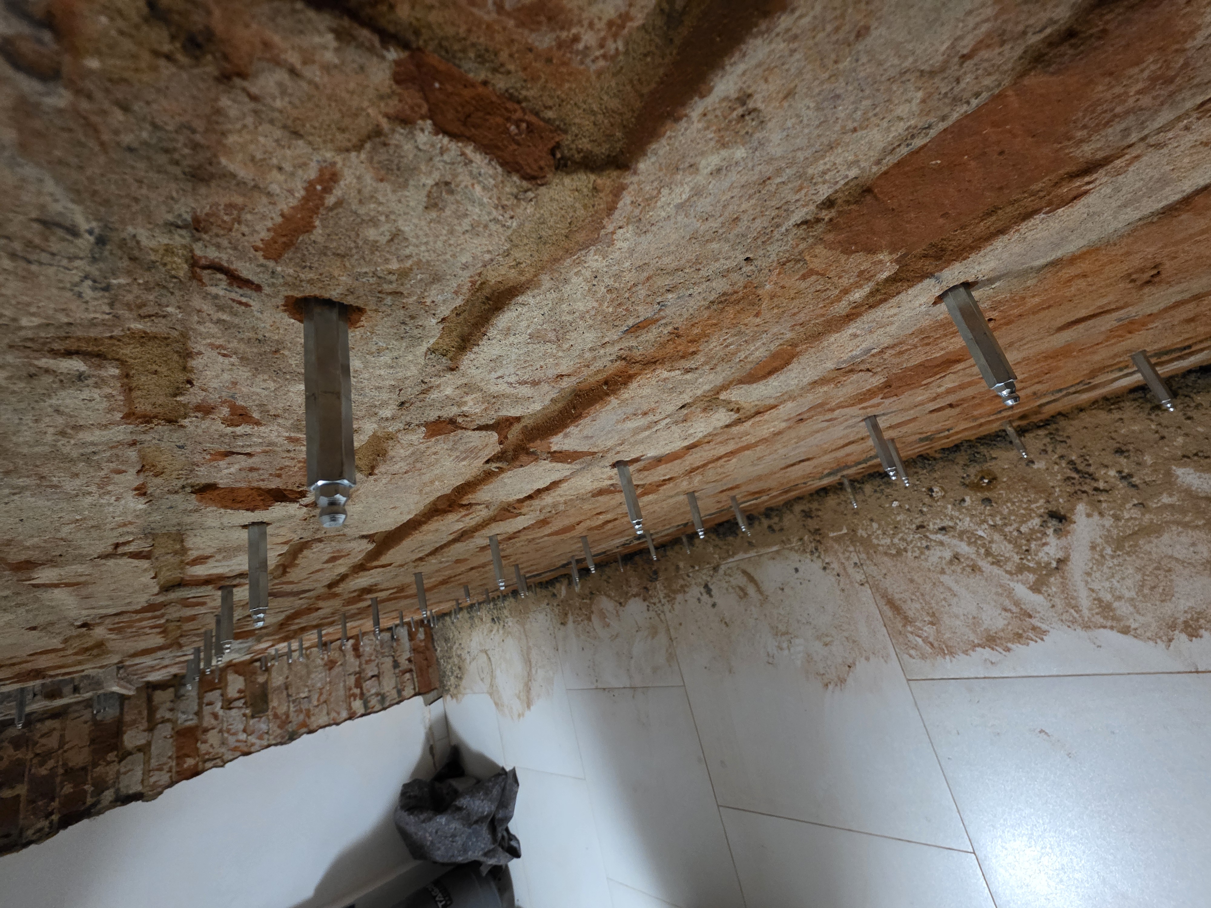 Zaawansowana iniekcja żelem akrylowym przy użyciu pompy wieloskładnikowej