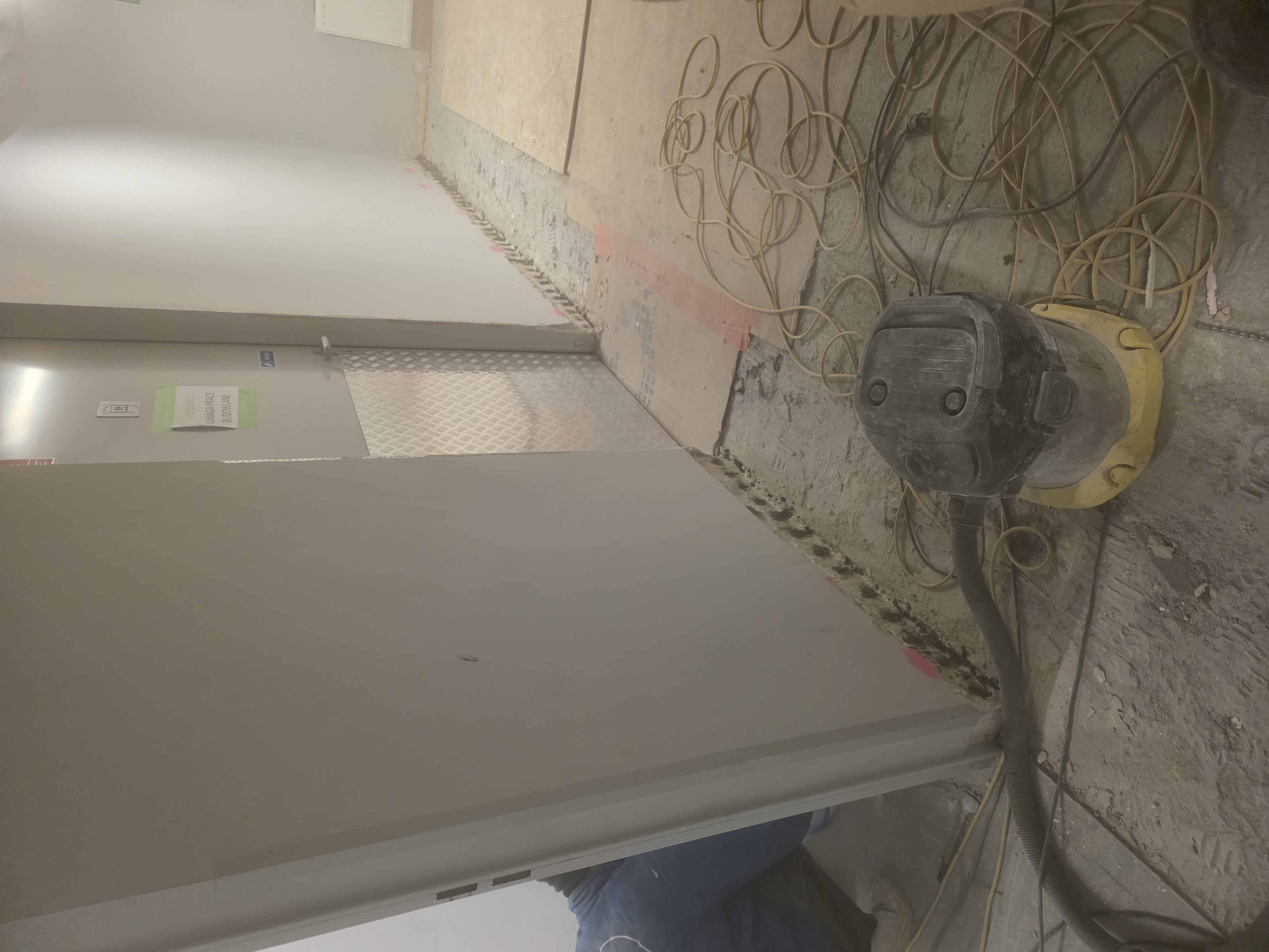 Zabezpieczenie przed wilgocią - iniekcja pozioma w starym murze