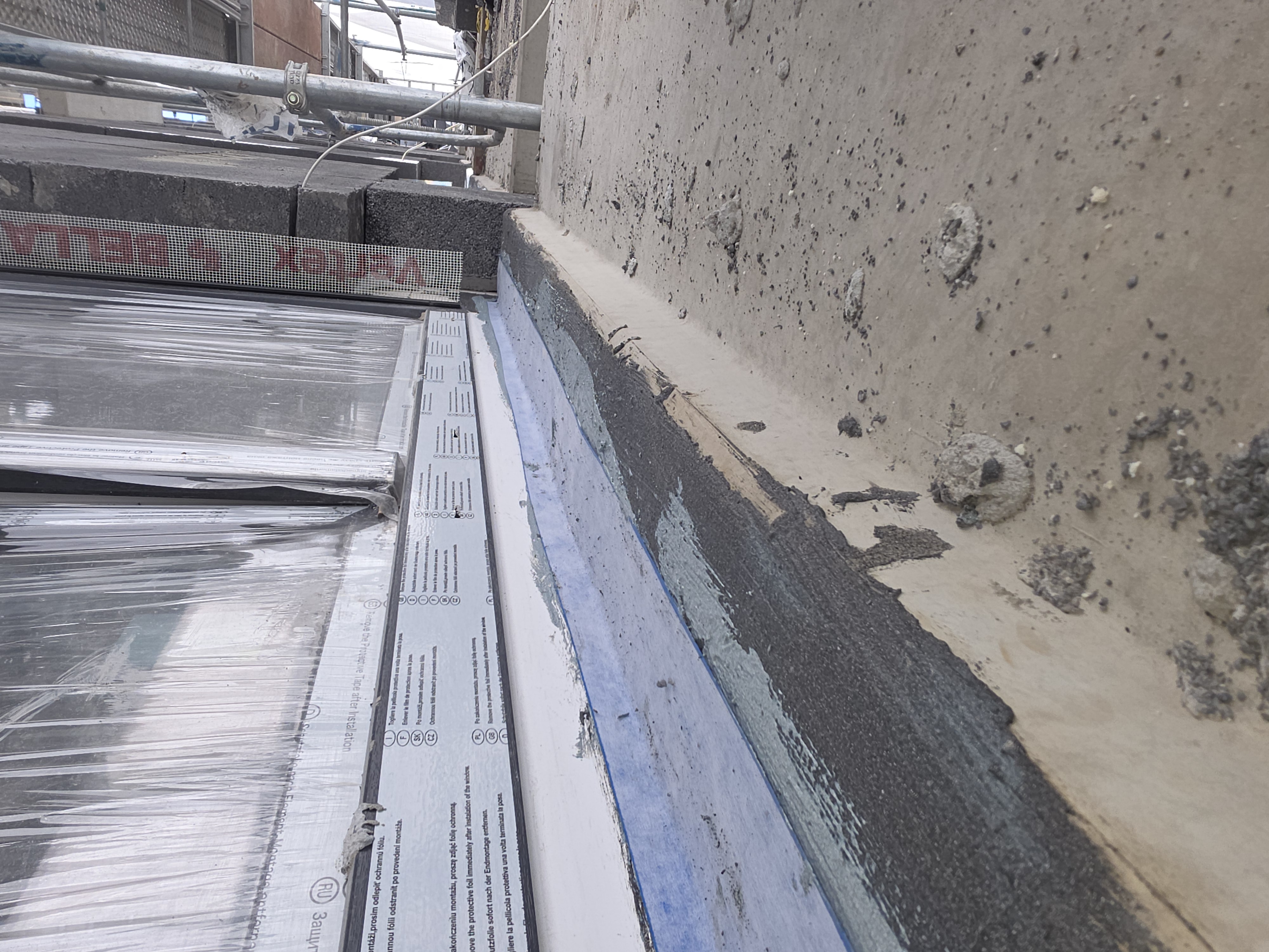 Uszczelnianie łączników Isokorb na balkonie we Wrocławiu