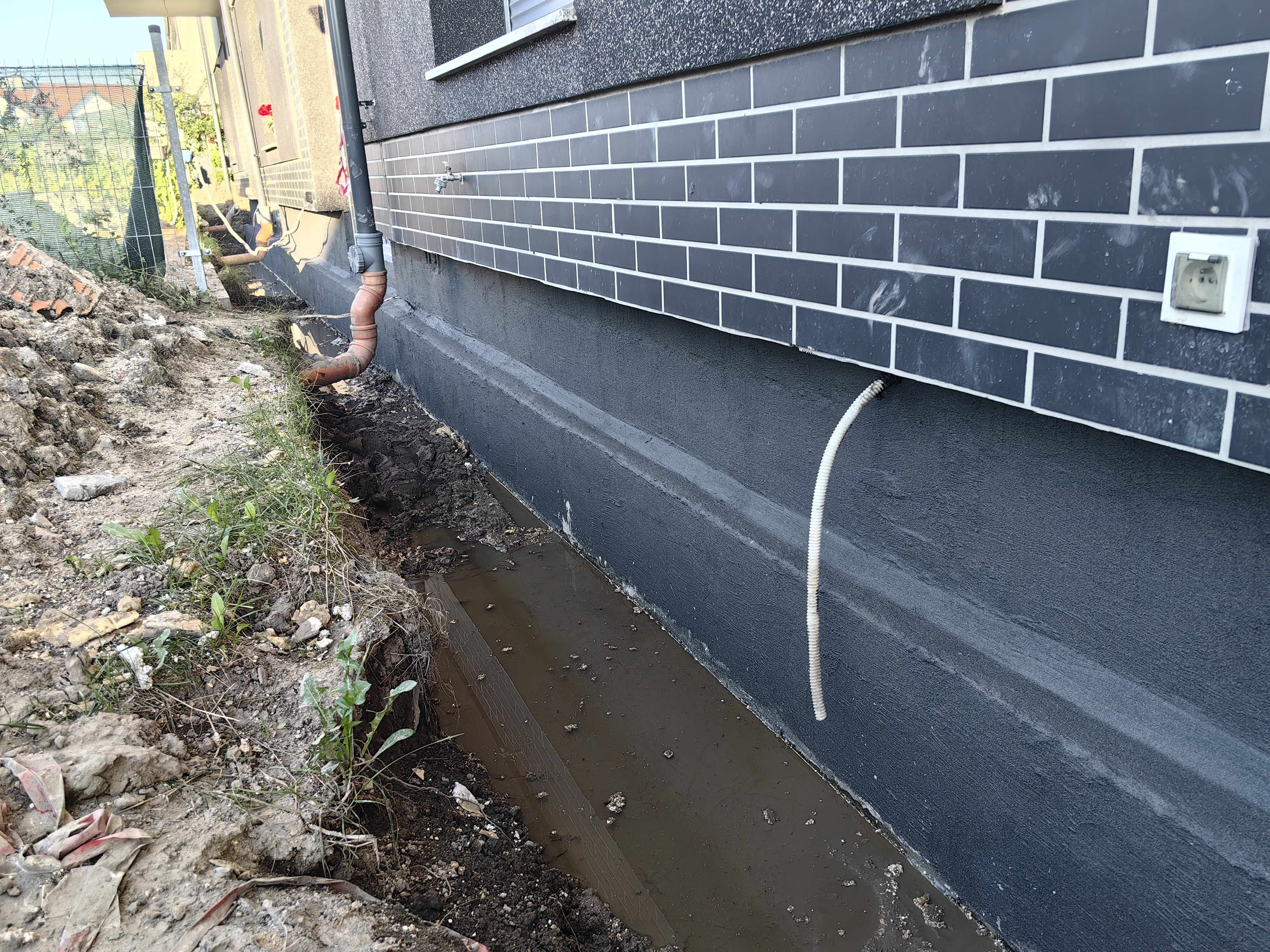 Izolacje Pionowe Fundamentów