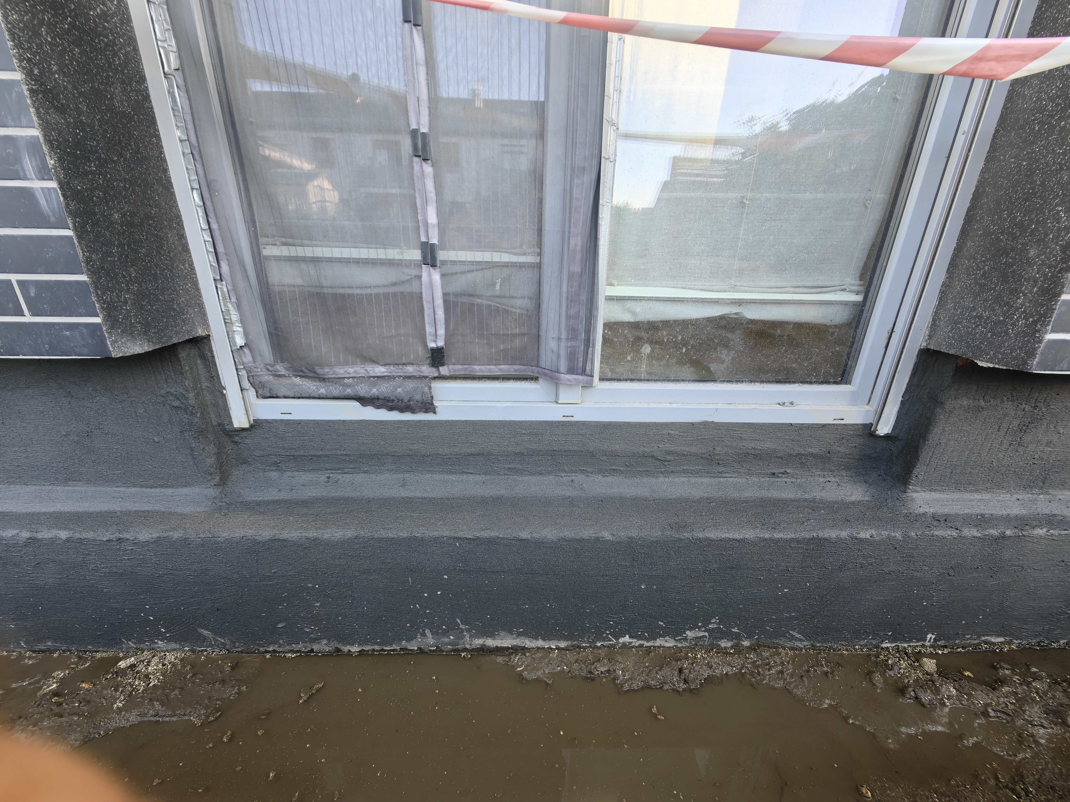 Odkopywanie i przygotowywanie fundamentów do hydroizolacji pionowej we Wrocławiu