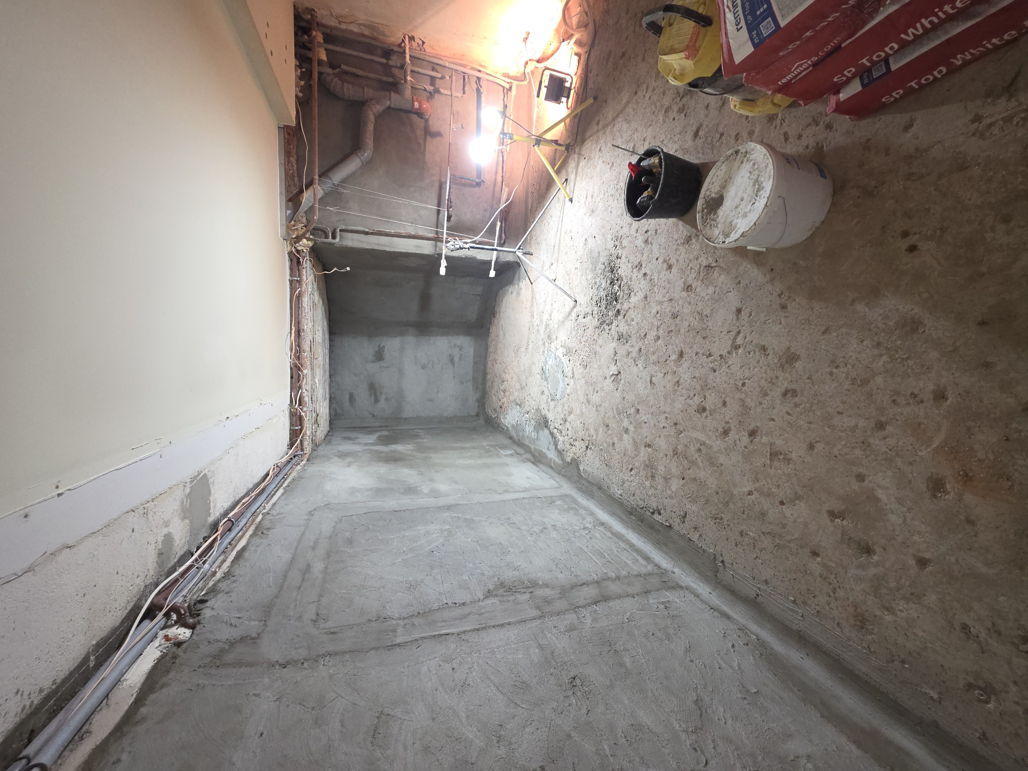 Łączenie iniekcji z izolacją przeciwwodną piwnicy we Wrocławiu